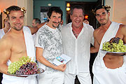 Florian Faltenbacher und Hugo Bachmaier luden am 14.07.2010 zum weißen Fest ins Bachmaier Hofbräu (Foto: MartiN Schmitz)